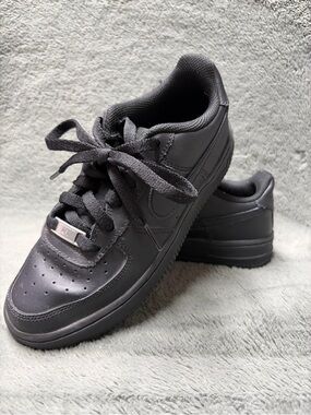 4.5 youth Air Force One Nike All-Black Sneakers